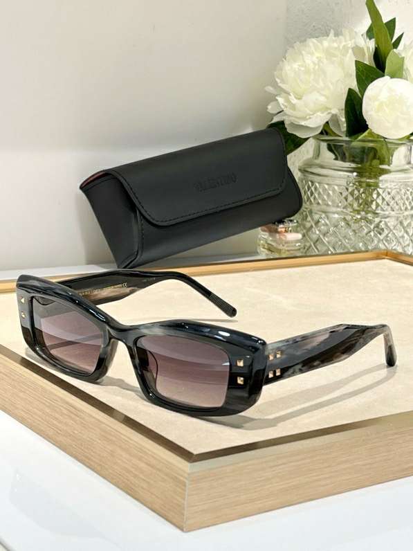 Picture of Valentino Sunglasses _SKUfw56828235fw